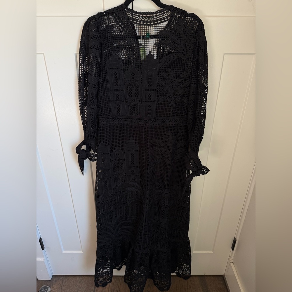 NWT  FARM Rio Morada Boa Guipure Maxi Dress in black with tie waist. Size S. - Picture 11 of 15